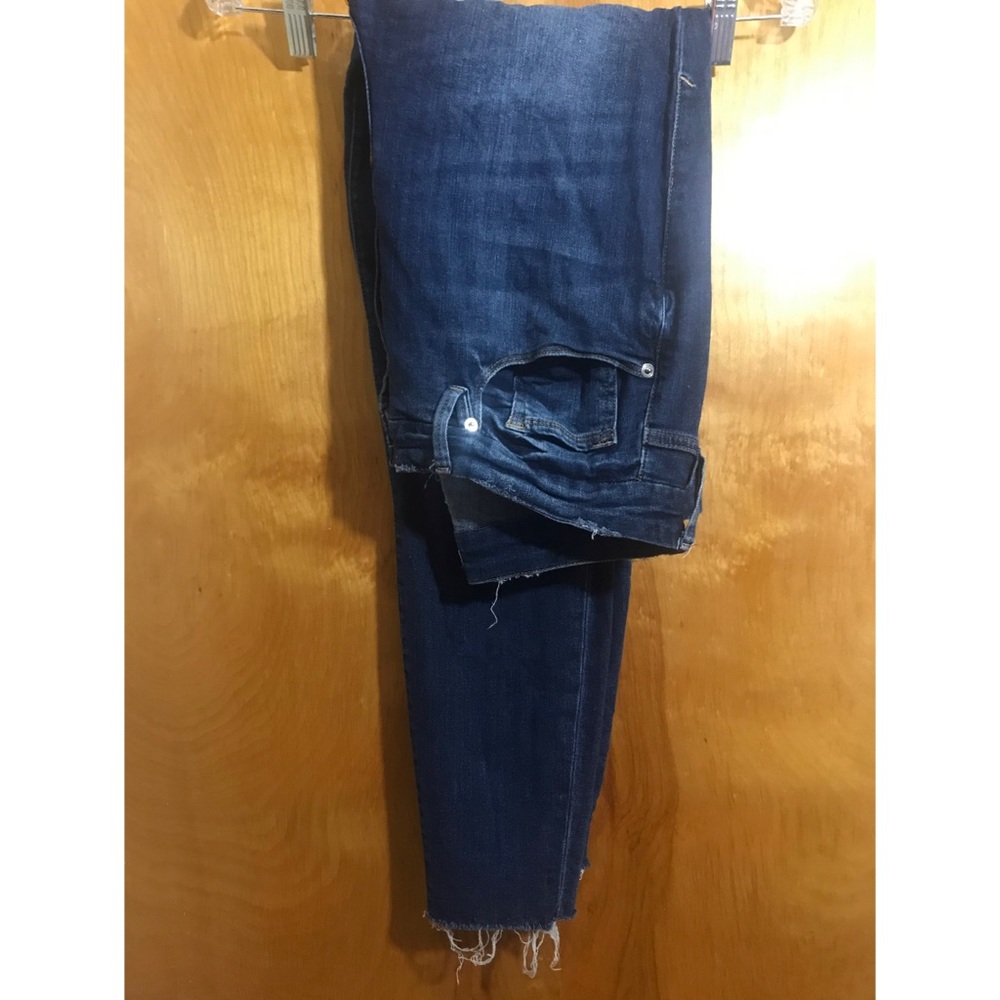 Good American Good Legs Jeans Fray Hem
